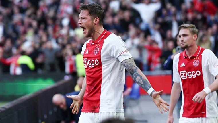 Weghorst wijst Ajax in blessuretijd de weg naar zege op Groningen